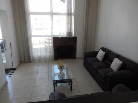 Linda Casa En Venta En Urbanización Privada Por Cayma