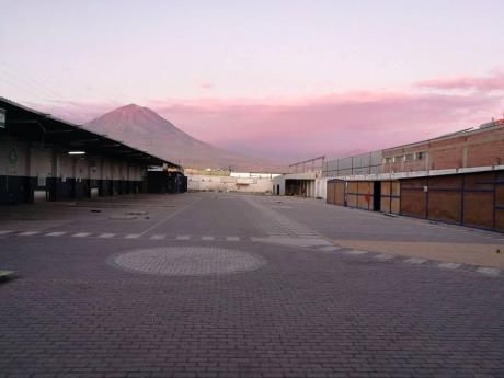 Alquiler De Amplio Local Comercial En Cerro Colorado!