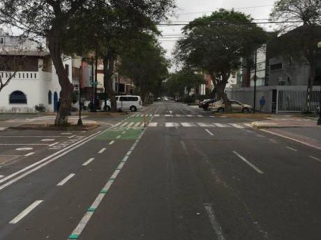 Se Venden 3 Casas Juntas En Condominio Cuadra 5 De Dos De Mayo - San Isidro