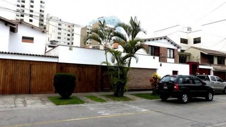 Finisima Casa En Venta Con Exquisitos Acabados En Venta Frente A Parque