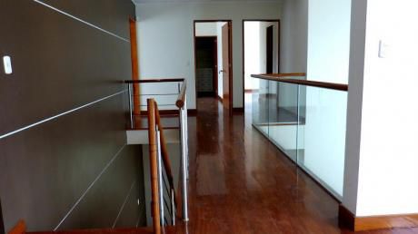 Preciosa Y Lujosa Casa En Alquiler Hermosos Acabados Super Amplia Con Piscina