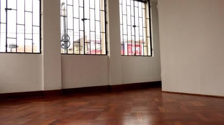 Se Alquila Ofina En Surquillo (angamos) Ideal Para Estudio O Consultorio