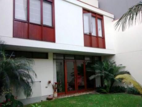 Linda Y Espaciosa Casa A Menos De Media Cuadra De La Av Javier Prado Oeste