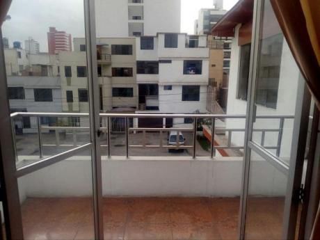 Excelente Casa De 3 Pisos, Calle Cerrada En Surquillo