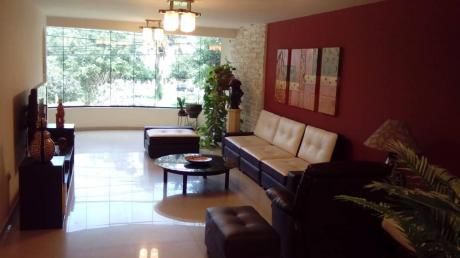Hermoso Y Amplio Triplex 5 Dorm., Frente A Parque