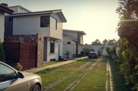 Espectacular Casa En Condominio - La Molina $495,000
