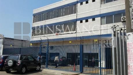 Venta O Alquiler De Local Industrial De 2,172 M2 En Av Argentina Cdra 19