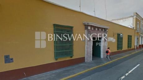 Venta De Inmueble Comercial De 2,108 M2 En Jr. Independencia - Trujillo