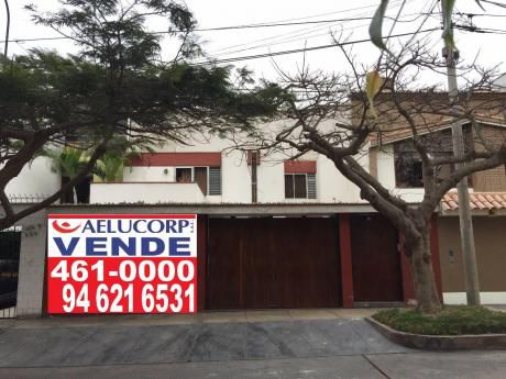 Casa En Miraflores "el Rancho" 230 M2, Frente A Parque.