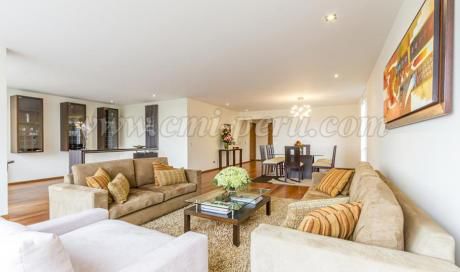 Alquiler Departamento Amoblado De 3 Dorm. San Isidro