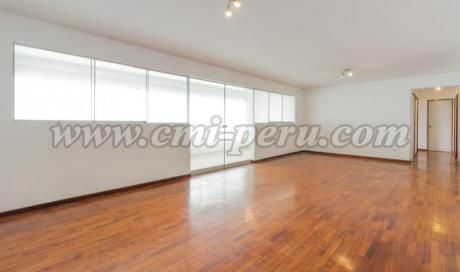 Departamento Sin Amoblar De 3 Dorm. En Alquiler