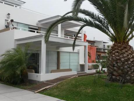Casa De Playa Ubicada En Costa Del Sol (costado Playa Bonita)