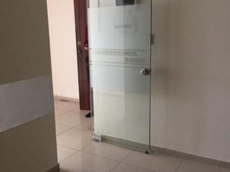 Alquiler De Oficina En Av, El Polo Con Primavera