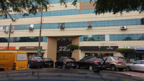 Alquiler Oficina En San Isidro, Av Cavenesia