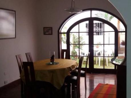 Miraflores. Alquiler De Casa Estilo Republicano Totalmente Amoblada.