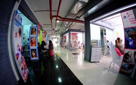 Venta De Locales De Estreno En Galeria Barrio Chino - Calle Capon - Piso 03 Y 04