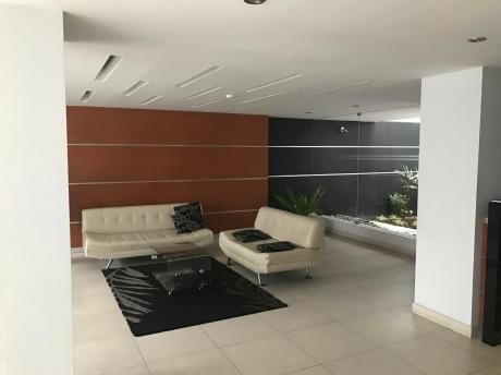 Venta De Departamento Con Cochera En Miraflores