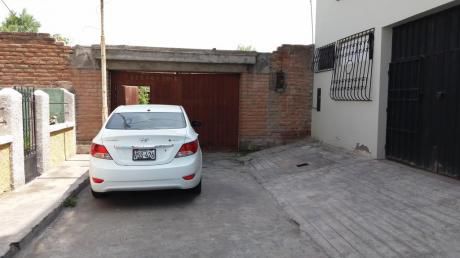 Se Vende Amplio Terreno En Pasaje Por La Av Parra En Arequipa.