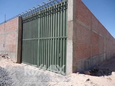 Deposito En Esquina En Zona Industrial De 1040 M