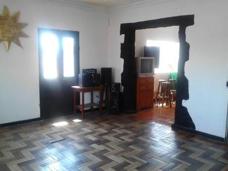 Se Alquila Casa En Centro De La Ciudad Ideal Para Empresas, Hotel ó Instituto.