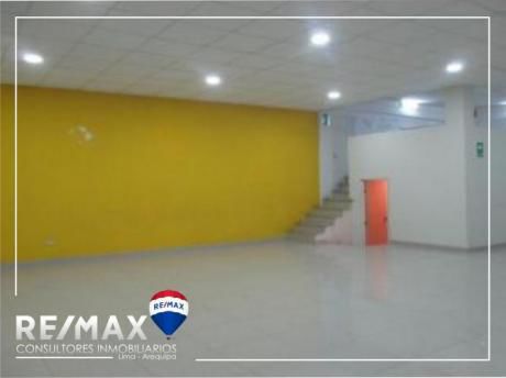 Se Alquila Amplio Local Comercial De 172 M2. Sobre La Av Aviación.