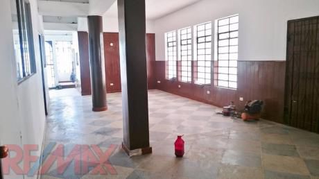 Casa Comercial En Alquiler - Empresas O Instituciones Educativas