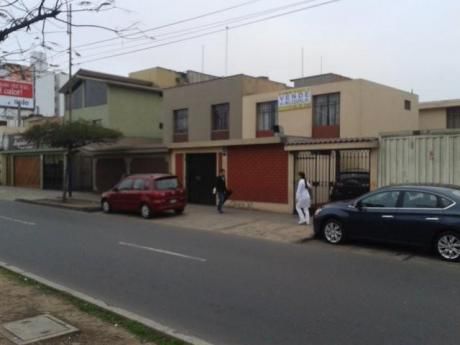 A. T. 250 Av Angamos Frente A Real Plaza C/ Tren, Neoplasicas, Coliseo Dibos.