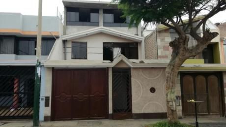 Vendo Casa En Urbanización Sagitario, Surco. Precio De Ocasión!