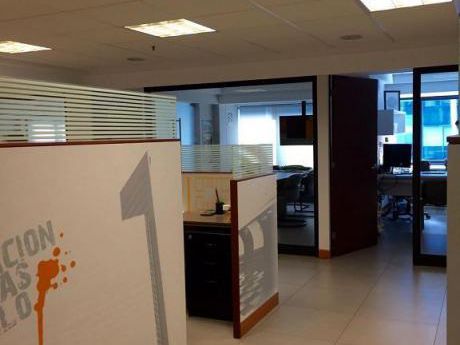 Oficina En Alquiler En Surco, Impecable, Amoblada