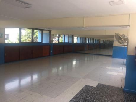 Excelente Local Comercial En Venta En Cercado De Lima, Ubicacion Estrategica