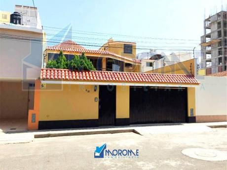 Portales Del Golf: Espectacular Casa Estilo Californiano, Acabados De Lujo.