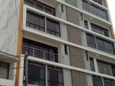 Urb. Primavera: Triplex De Estreno 8vo Piso, Bonita Vista Panoramica