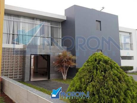 Flores Del Golf: Bonita Casa En Condominio Residencial.