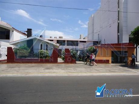 Av Larco: Urb. La Merced II Etapa. Extraordinaria Casa Comercial.