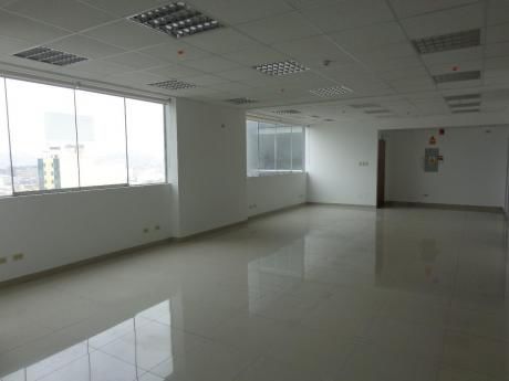 Surco, Oficina En Edificio Empresarial, 1 Ambiente 2 Cocheras