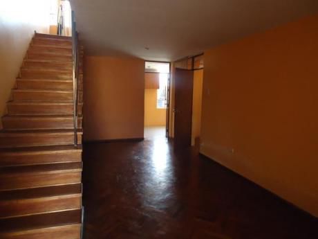Alquilo Casa A Una Cuadra De La Plaza De Yanahuara Ideal Para Empresas, Oficinas