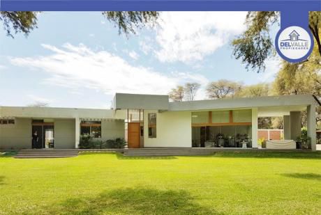 Alquiler De Casa En Piura | Condominio Cerrado (at. 1200 M2.)