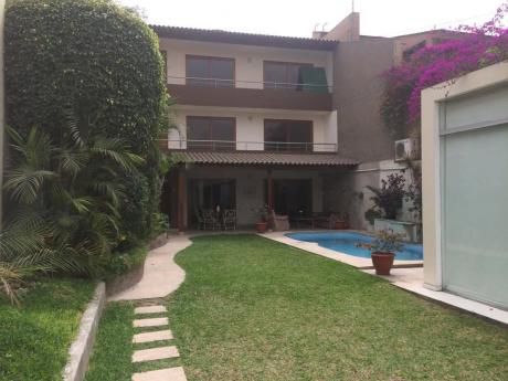 Vendo Casa (3pisos) Con Piscina, Area Bbq, Jardin, Bungalo Y 6 Estacionamientos.