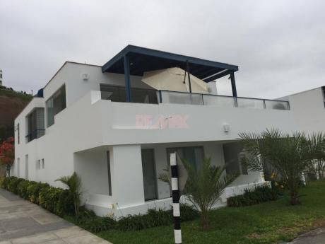 Vendo Casa De Playa Condominio Lomas Del Mar Km. 121 Cerro Azul