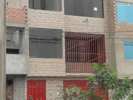 Venta De Casa 4 Pisos. Urb. Alameda Del Pinar