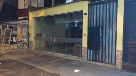 Se Alquila Excelente Local En Av República De Chile!