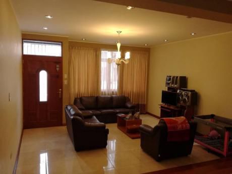 Linda Casa En Venta - Construida El 2015