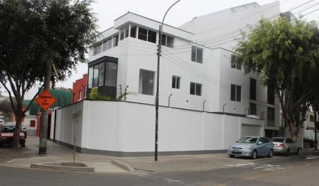 Alquiler Fina Casa Para Oficina Con Licencia En Miraflores