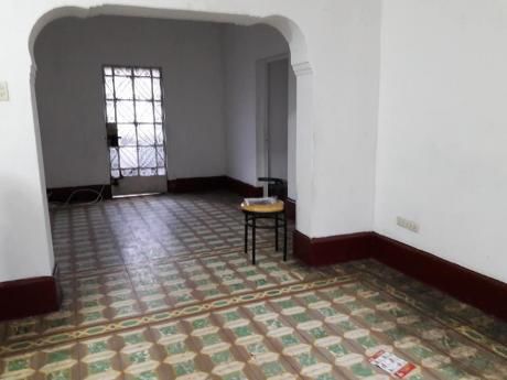 Vendo Hermosa Casa, Segundo Piso Y Aires En Breña A Un Super Precio