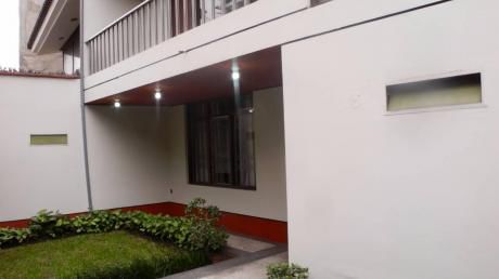 Excelente Casa, De 3 Pisos A 1 Cuadra De La Universidad Ricardo Palma