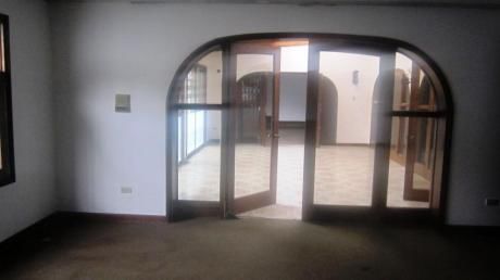 Bonita Casa De 2 Plantas En Camacho En Zona Residencial Alquiler Y/o Venta