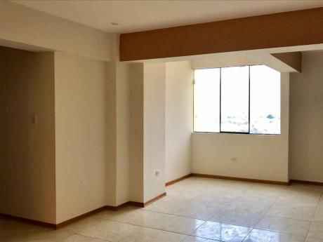 Departamento En Venta En 5º Piso Urb. Palmas Del Golf - Trujillo