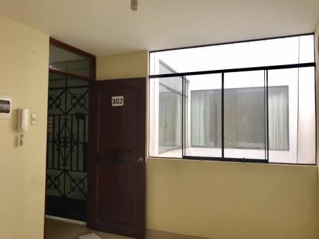 Alquilo Oficina Jr. Bolivar Cuadra 2 X Hospital Belen – Centro De Trujillo