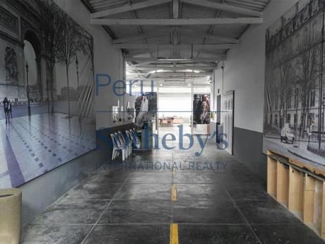 Excelente Local Comercial Ubicado En El Corazón Comercial De Jesús María