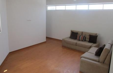 Bonito Dpto. De Estreno. De 3 Dorm., Av Sucre Cuadra 4. Pueblo Libre.
